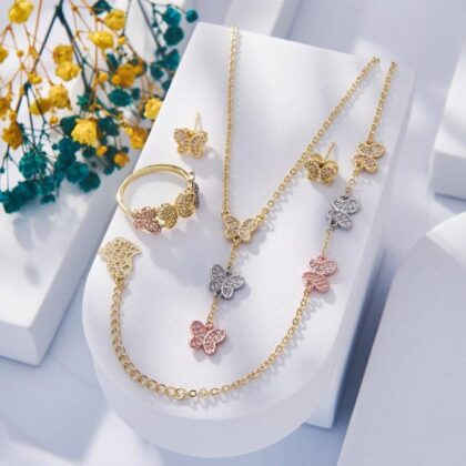 طقم فراشات الجمال الذهبي